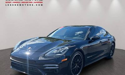 2018 Porsche Panamera Base 4