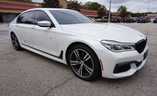 2016 BMW 750I