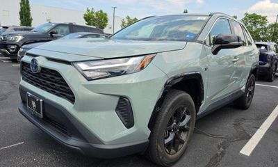 2023 Toyota RAV4 XLE