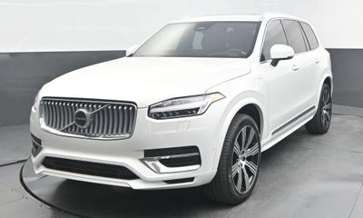 2025 Volvo XC90 Ultra Bright