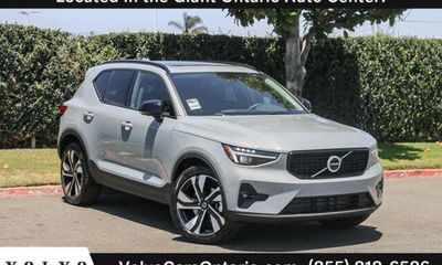 2026 Volvo XC40 Ultra Dark