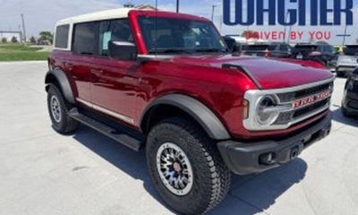 2026 Ford Bronco Outer Banks