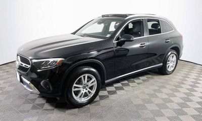 2023 Mercedes-Benz GLC-Class GLC300