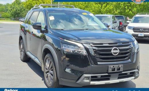 2024 Nissan Pathfinder SL