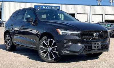 2024 Volvo XC60 Ultimate Dark