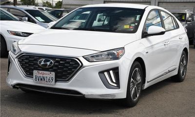 2020 Hyundai Ioniq SE