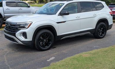 2024 Volkswagen Atlas 4Motion Peak Edition