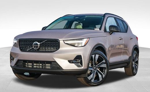 2026 Volvo XC40 Plus Dark