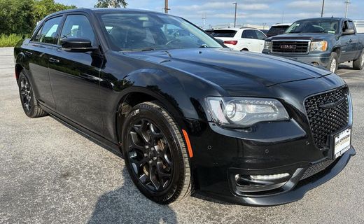 2023 Chrysler 300 Touring L