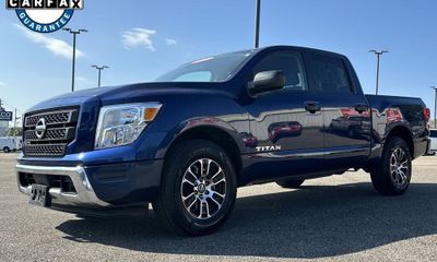 2022 Nissan Titan SV