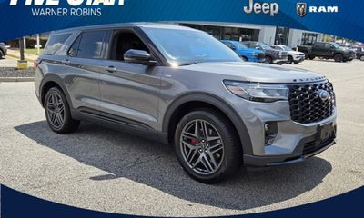 2025 Ford Explorer ST Line