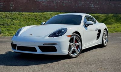 2023 Porsche 718 Cayman S