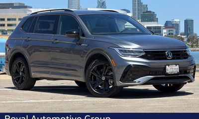 2023 Volkswagen Tiguan 4MOTION SE Black