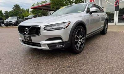2020 Volvo V90CC Inscription