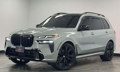 2023 BMW X7 M60i