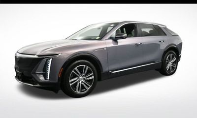 2025 Cadillac Lyriq Luxury 1