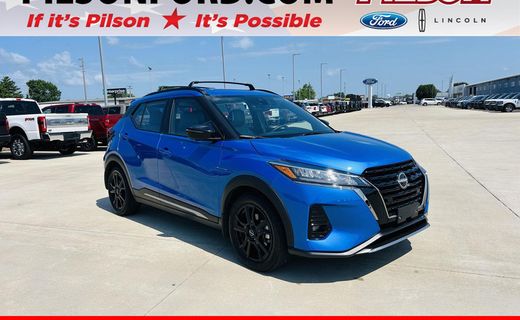 2022 Nissan Kicks SR