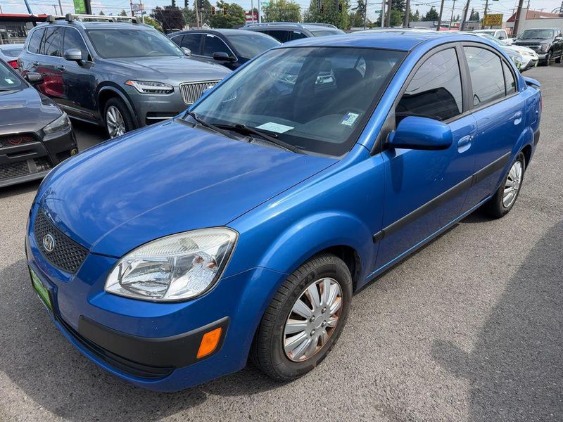 2009 Kia RIO — a typically priced live listing