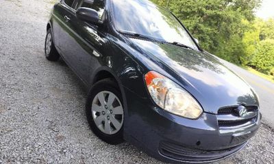 2010 Hyundai Accent GL