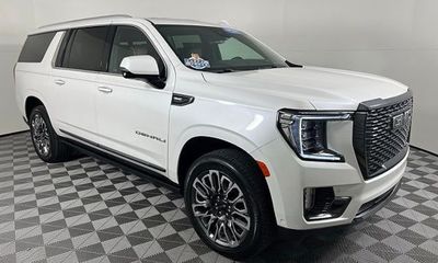 2023 GMC Yukon XL Denali Ultimate