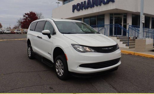 2020 Chrysler Voyager L