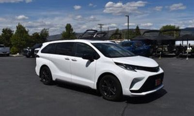 2025 Toyota Sienna XSE 7 Passenger