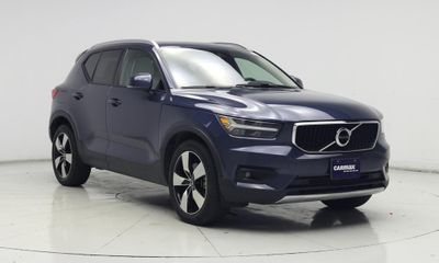 2022 Volvo XC40 Momentum Excl S60