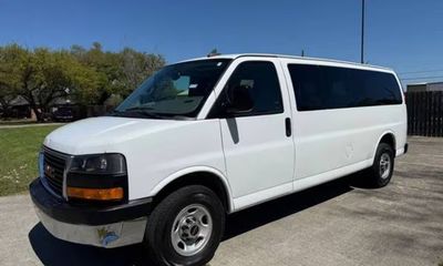 2018 GMC Savana Passenger LT EXT