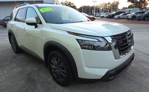 2024 Nissan Pathfinder SV