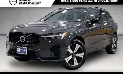 2025 Volvo XC60 Plus Dark