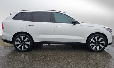 2025 Volvo EX90 Ultra
