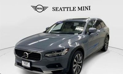 2022 Volvo V90CC Inscription