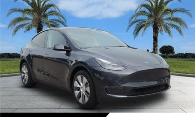 2024 Tesla Model Y Long Range