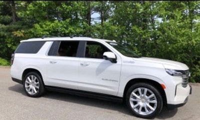 2022 Chevrolet Suburban High Country