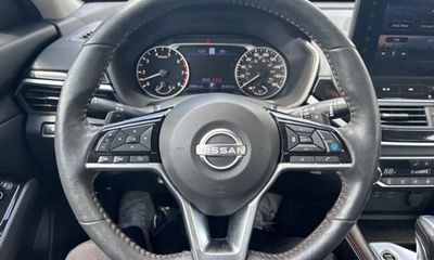 2023 Nissan Altima SR
