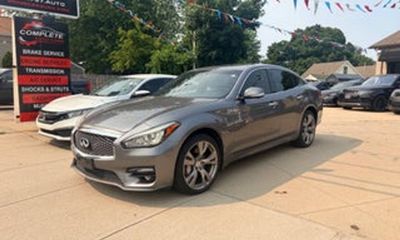 2015 Infiniti Q70 37