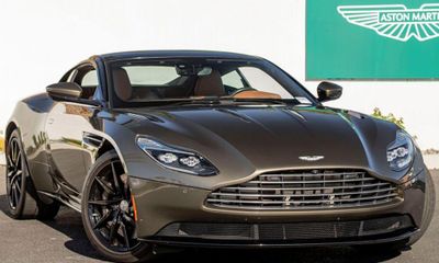2017 Aston Martin DB11 V12 Coupe