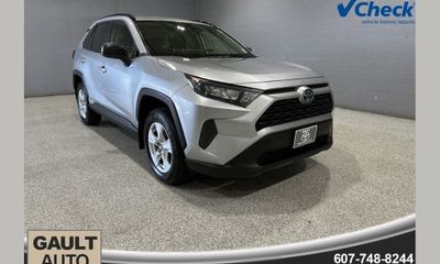 2019 Toyota RAV4 LE HV