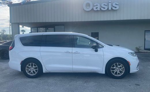2024 Chrysler Pacifica Touring