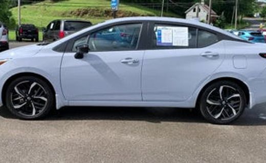 2025 Nissan Versa SR