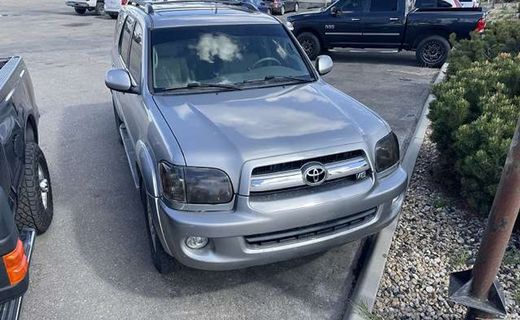 2005 Toyota Sequoia SR5