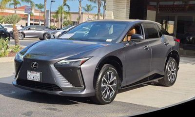 2023 Lexus RZ 450E Luxury Premium