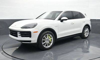 2024 Porsche Cayenne E Hybrid