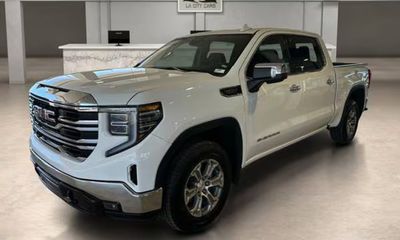 2024 GMC Sierra SLT
