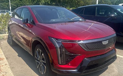 2025 Cadillac Optiq Sport 2