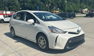 2016 Toyota Prius V 3