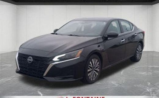 2022 Nissan Altima SR