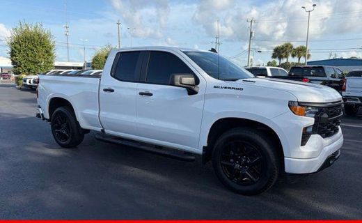 2025 Chevrolet Silverado Custom