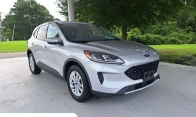 2020 Ford Escape SE