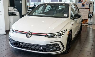 2023 Volkswagen Golf GTI 40TH Anniversary Edition